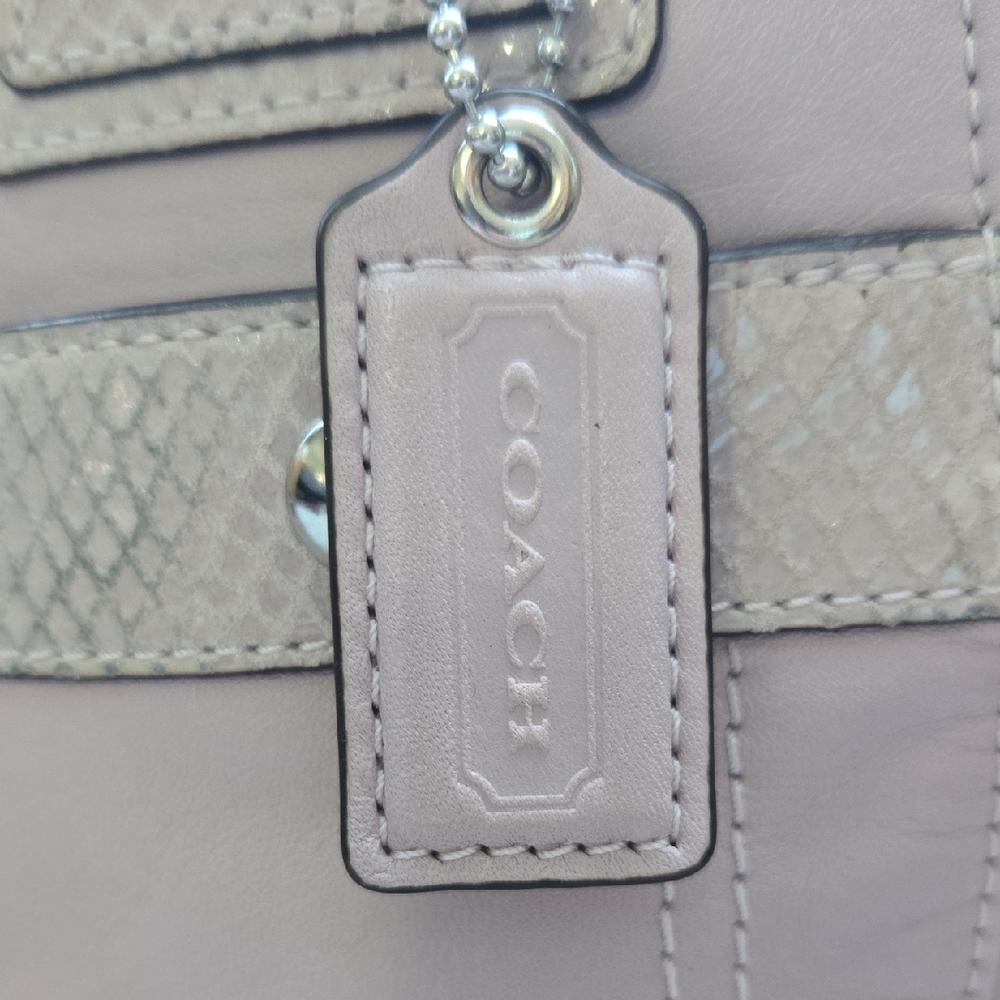 Coach Light Purple Leather Shoulder Bag - Picture 3 of 16